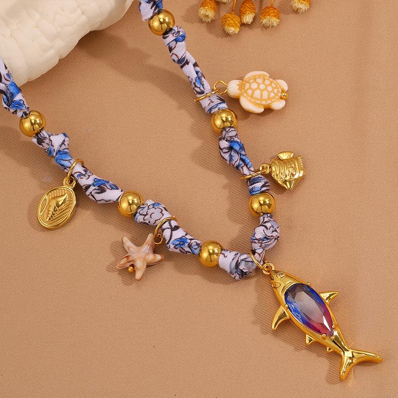 European and American marine series K gold light luxury niche necklace does not fade women's personalized shark titanium steel long necklace