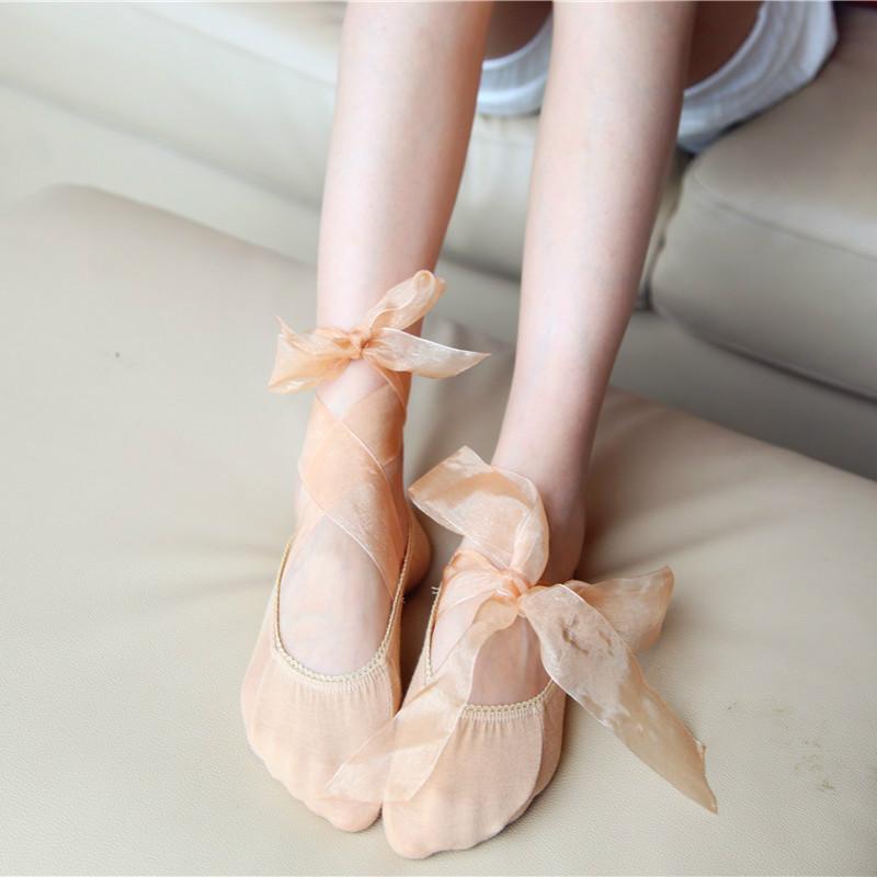 Șosete Invisible Antiderapante din Dantelă pentru Femei și Fete cu Curelușă Harajuku Drăguțe Vintage Retro Decupate Joase Lady Albe Prințesă Vară