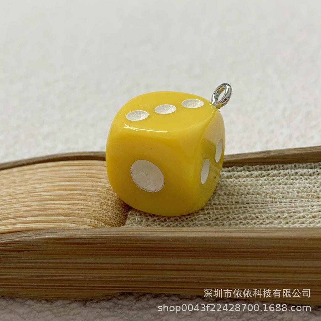 14mm Farbe Transparent Dreidimensional Sieb Würfel Farbe Ohrringe Schlüsselanhänger Anhänger DIY Schmuck Zubehör für den grenzüberschreitenden Handel