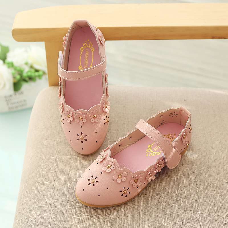 2025 Comfortable Princess Children's Soft Sole New Autumn Small Flower Hollow Girls' Single Shoes Medium and Older Children's Small Leather Shoes