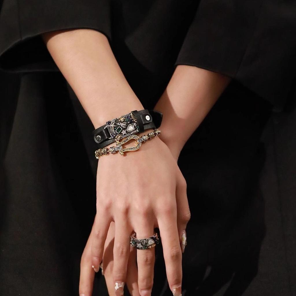 Light Luxury Retro U-Shaped Tang Grass Horseshoe Bracelet, Feminine Temperament Design, Personalized High-Grade Versatile Trend Hand Jewelry