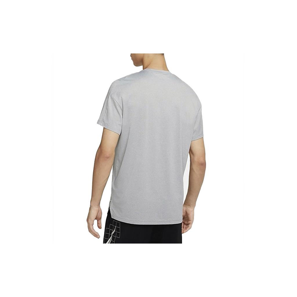 Nike T Shirts Men's Light Gray Crew Neck Moderate Straight Fit DD1751-073