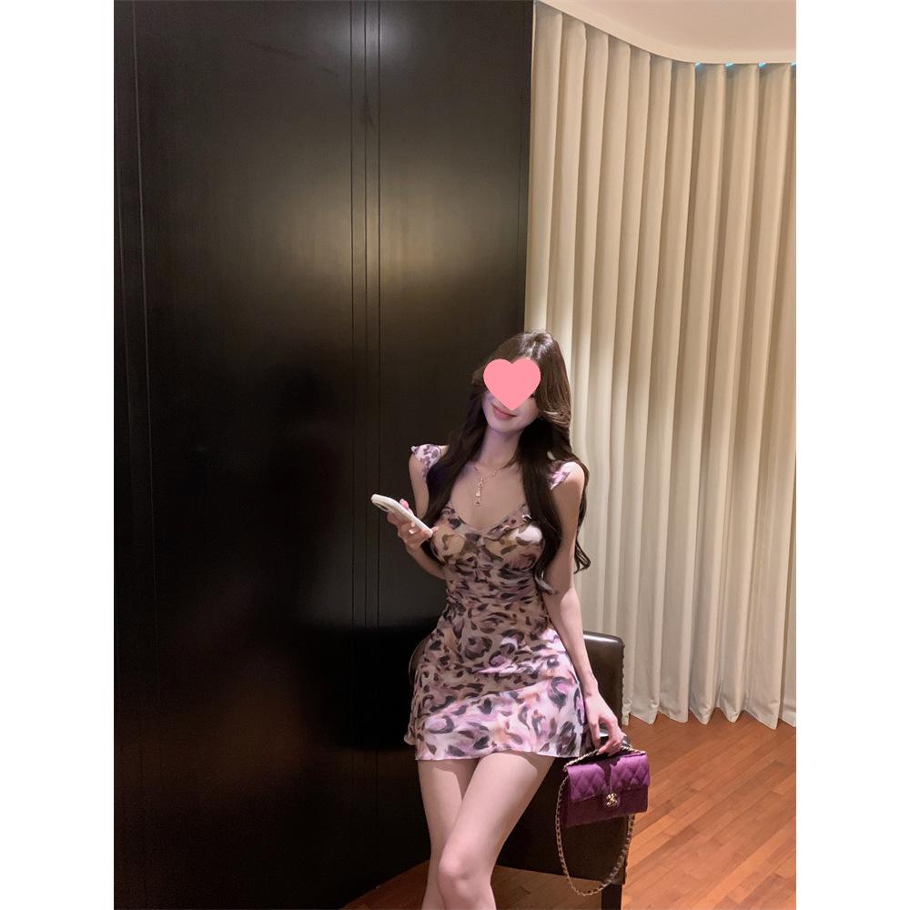 Women s French Retro Leopard Print Strappy Mini Dress - Slimming, Waist-Cinching, A-Line Skirt for Summer Medium