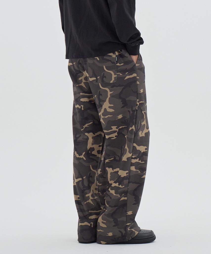 URBANAGE Camo Single-Pleat Wide Sweatpants_Khaki