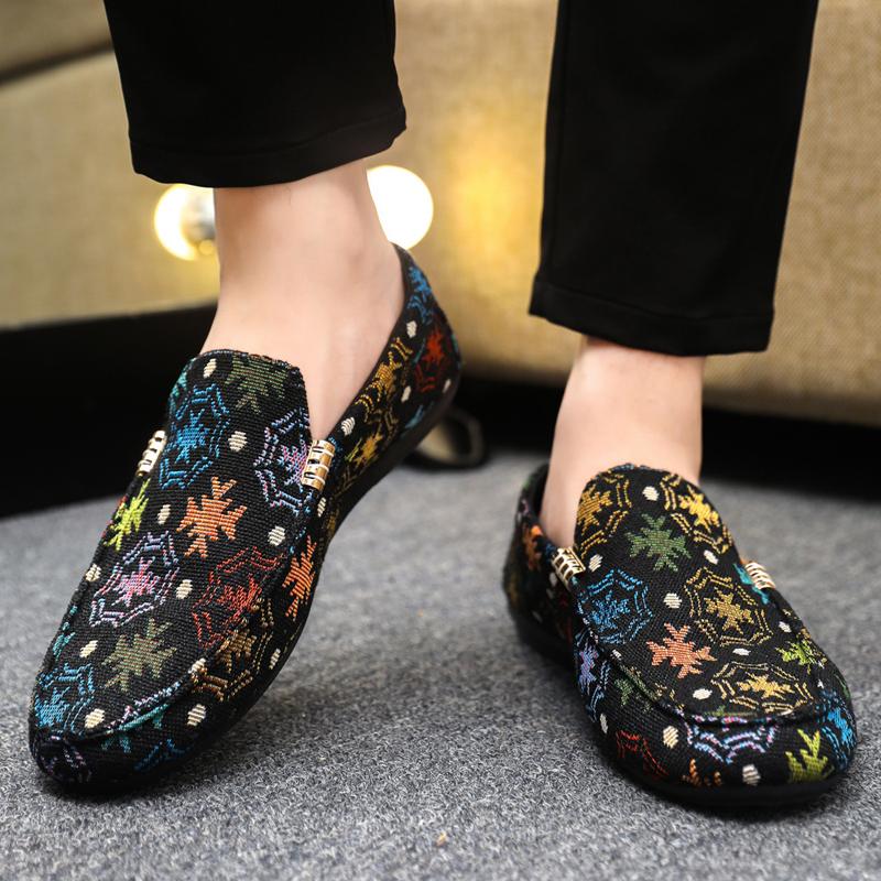 Fashion Mens Shoes Breathable Canvas Mens Casual Shoes Fashion Spring Non Slip Driving Shoes Personality Cartoon Bear Flat Loafer