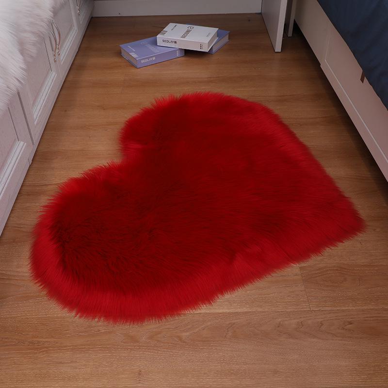Heart-Shaped Plush Imitation Wool Rug and Cushion for Living Room or Bedroom