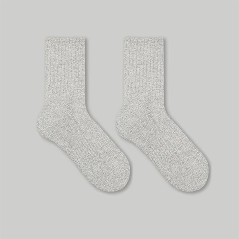 

Solid Color Terry Bottom Thickened Mid-Calf Socks for Men and Women - Autumn/Winter Casual Sports Socks in Black and White Size 36-44 сірий колір