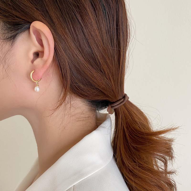 European & American Fashion Niche Freshwater Pearl Ear Cuff Luxury Pendant Earrings