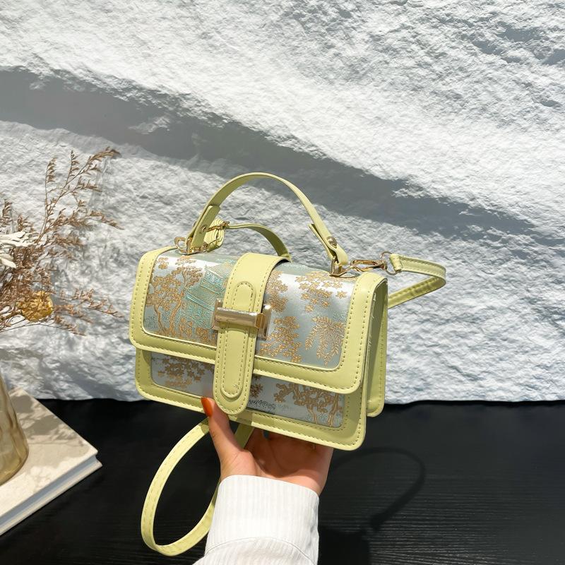 

This year s popular small bag women s 2025 new autumn and winter foreign versatile messenger bag fashionable portable small square bag жовтий