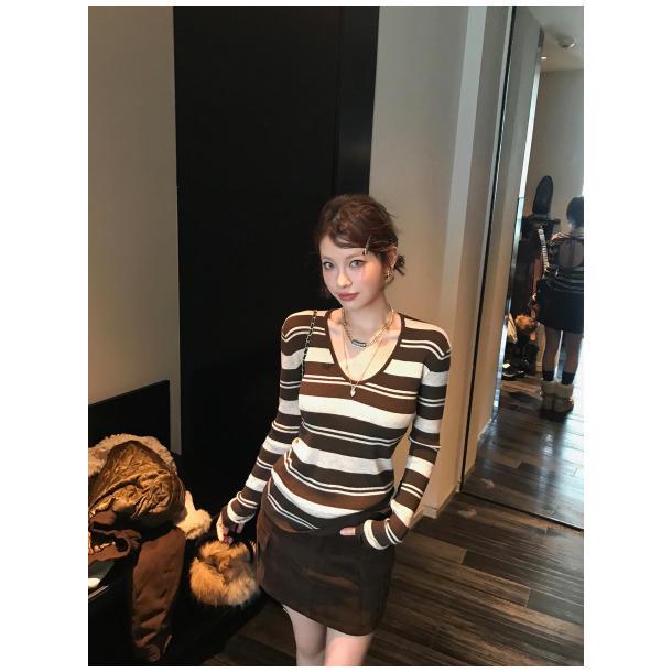 Niche Design Pure Desire Backless Long-Sleeve Women s Top - Korean Style, Versatile for Autumn/Winter Small