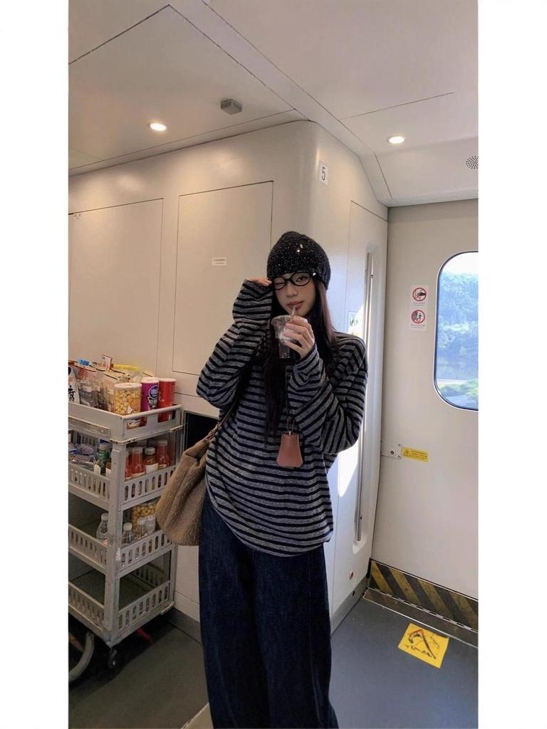 Korean Loose-Fit Color Block Stripe Long Sleeve Women's T-Shirt - Early Autumn 2025