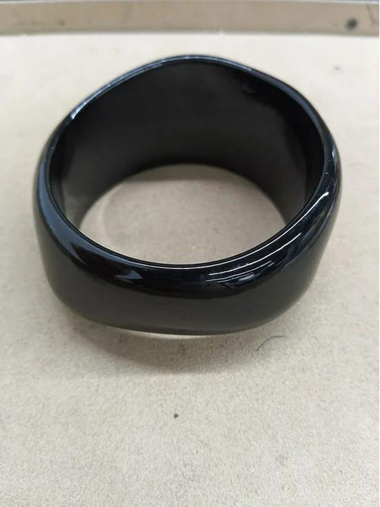 European & American Geometric Rivet Star Bracelet: Luxurious, Fashionable, Versatile, and Exaggerated Jewelry for Women.