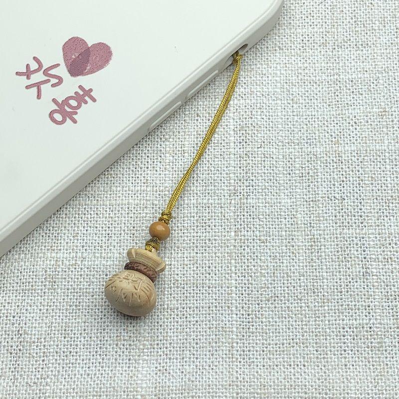 Peach Wood Lotus Plum Blossom Charm Keychain: Ancient-Style Pendant for Men & Women with Silk Flowers