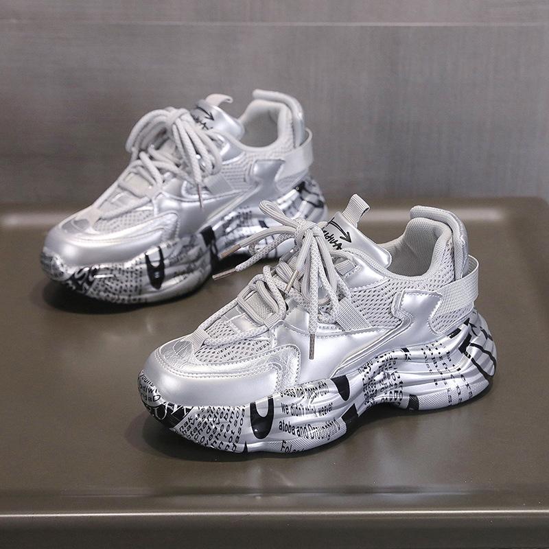 Black dad shoes women's 2025 spring new mesh lightweight breathable super fire thick-soled printed fried street sneakers