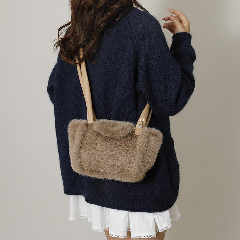 Winter Women Soft Plush Shoulder Bags Solid Color Ladies Drawstring Strap Crossbody Bag Minimalist Girls Bucket Handbag Zipper