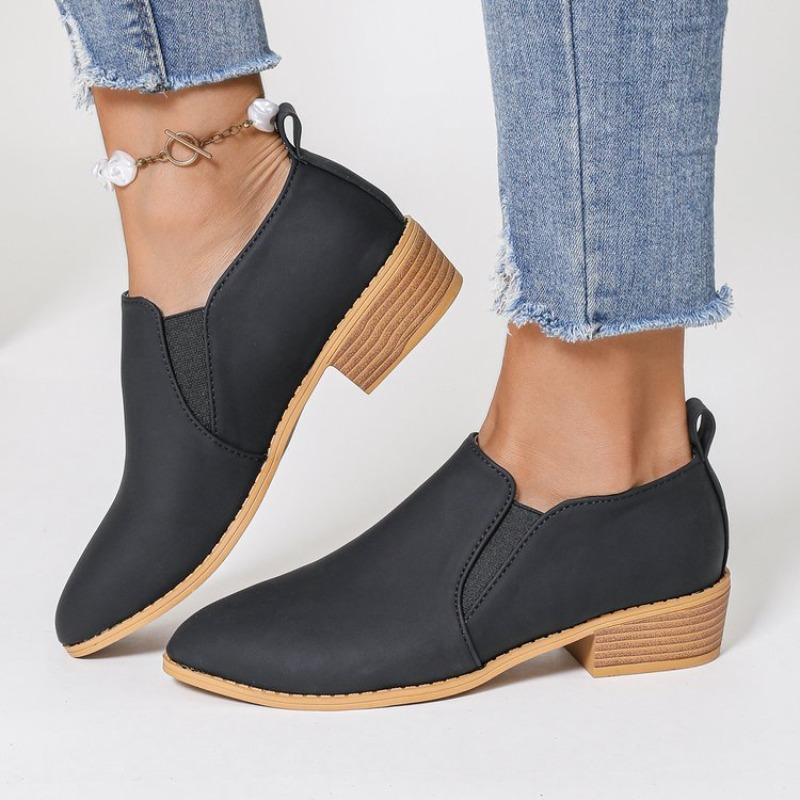 Mode Minimaliste et Dépouillé 2025 Printemps et Automne Nouveau Pointu Chelsea Polyvalent Luxe Style Britannique Court