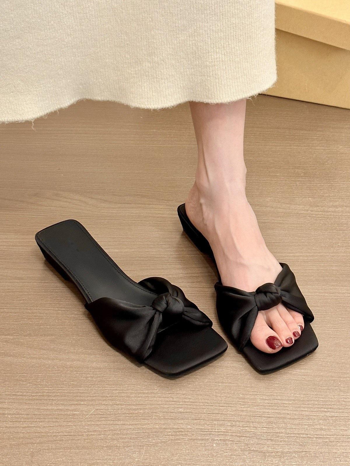 

Peninsula glazed silver! Temperament satin word with knotted sandals women s summer and Korean version open-toed flat sandals 35