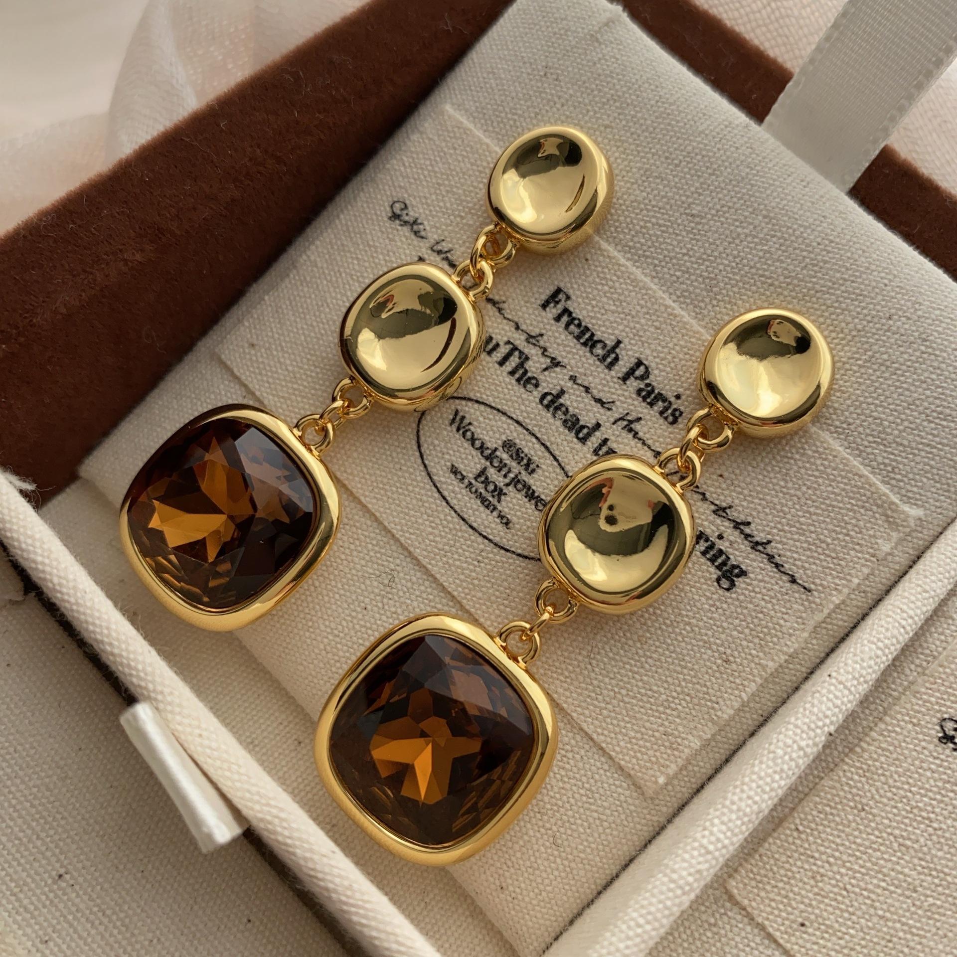 

Medieval style long fringed earrings for women s light luxury ins high-end earrings, niche temperament fashionable and versatile earrings for women