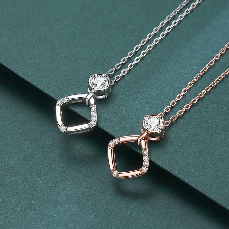 Diamond Micro-inlaid Necklace for Women Simple Light Luxury High-end Collarbone Chain Valentine's Day Gift for Girlfriend