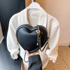 Minimalist High-End Feel Street Chain Crossbody Bag Ins Trend Heart Lipstick Bag Personality Small Square Bag