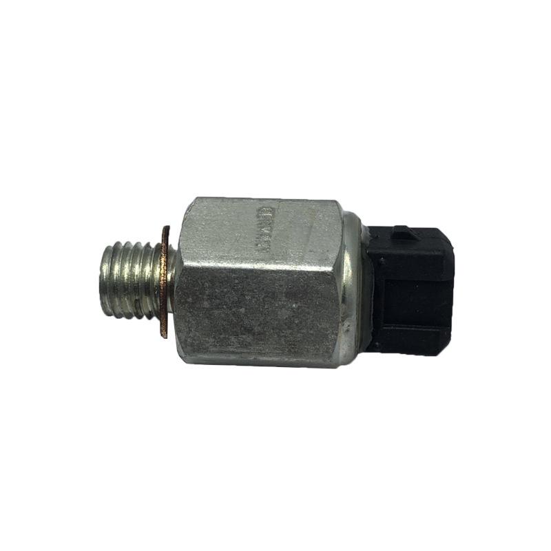 Engine Oil Pressure Switch for BMW E31 E32 E38 E39 (Part No. 12611715504)