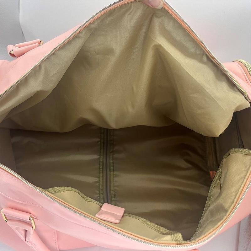 Large Foldable All-Black Travel Handbag for Women – Multifunctional Gym, Suit, and Luggage Bag