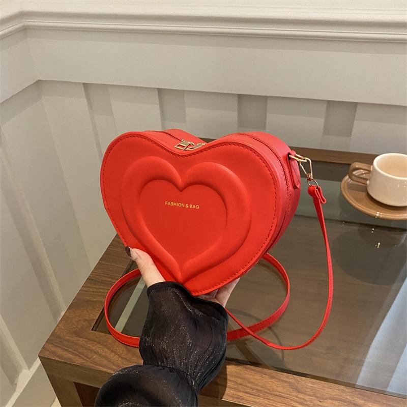 Fashi Heart Shape Crossbody Bags for Women Niche Design Solid Color Ladies Shoulder Bag Lightweight Female Love Handbags