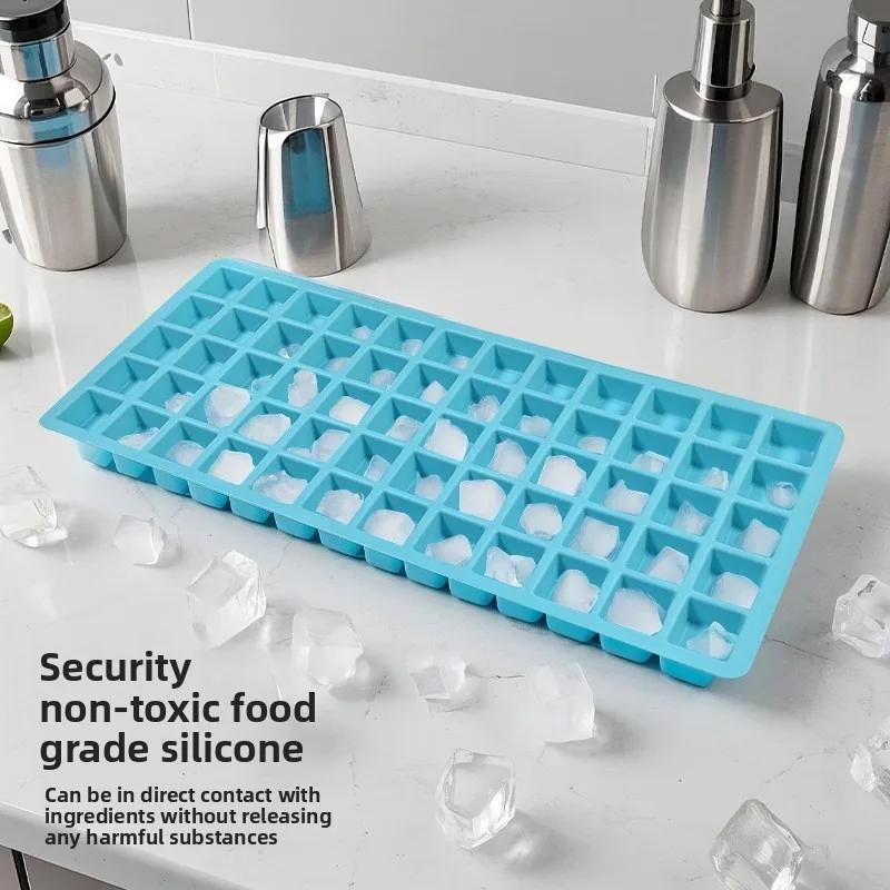 

Форми для льоду з легким вийманням з контейнером Силіконова форма для льоду для морозильної камери 60 шт. Форми для льоду для віскі, коктейлю, чаю, кави білий