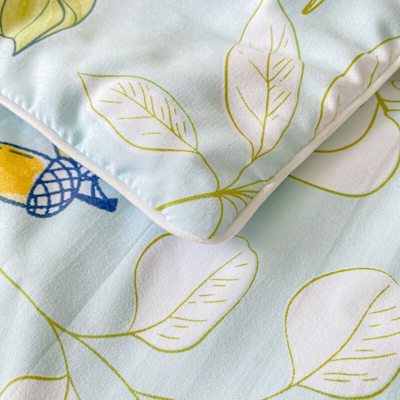 LOUIS.KELLOG Silk Blend Summer Quilt