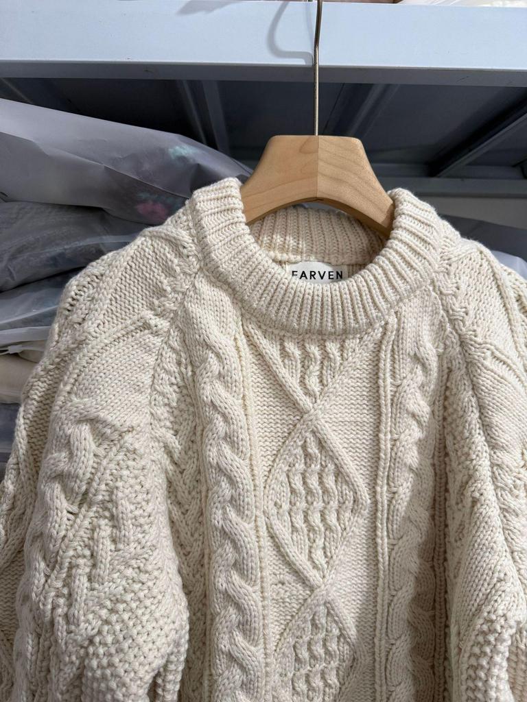 Women's Korean Niche Cozy Autumn/Winter Cable Knit Round Neck Loose Pullover Sweater