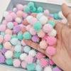 160 Stück 2 cm / 0,79 Zoll Gemischte bunte verträumte glänzende Pompons DIY Handgefertigte Partydekorationen Festivalgeschenke Dekorative Accessoires