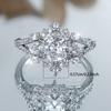 Luxurious Diamond-studded Snowflake Design Ring Light Luxury Fashion Sparkling Diamond Wedding Ring with a High-end Feel