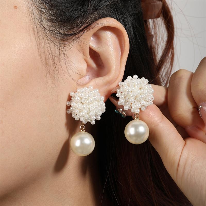New Baroque Style Handmade Pearl Flower Earrings For Women Statement Ear Studs Jewelry Gift