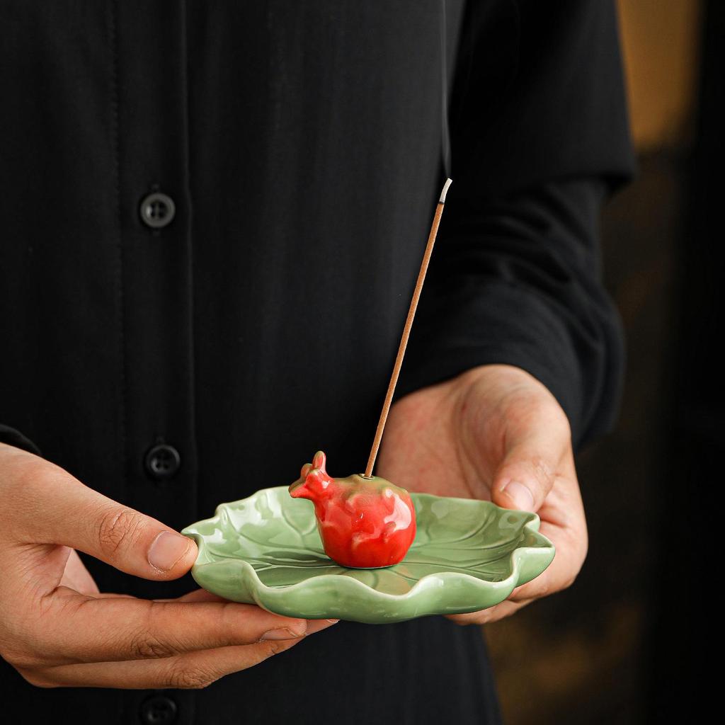 Cross-Border Lotus Ceramic Incense Holder – New Color, Handmade Sandalwood Tea Table Ornament