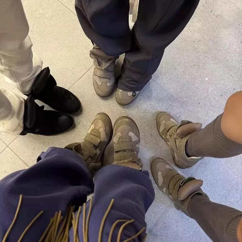 Damen Leder High Top Sneaker mit Klettverschluss Lässige Sportschuhe Innenerhöhung 8CM Herbst Neuer Stil Runde Zehenpartie Gummisohle