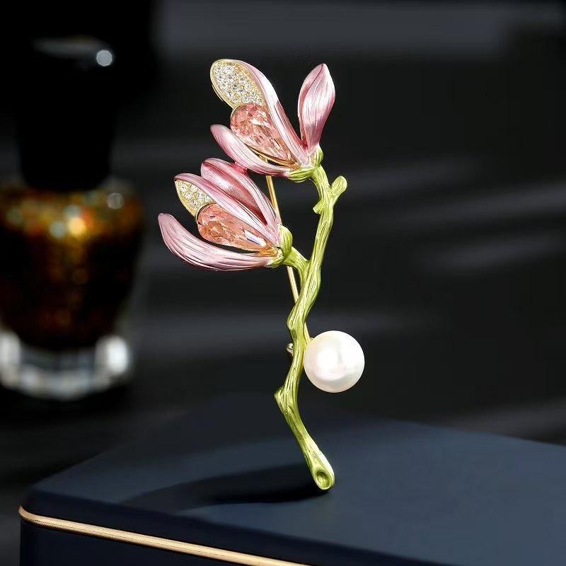 Yutsai Simple Pink Flower Delicate Brooch Women Alloy Enamel Elegant Simple Plant Series Brooch Pin Gifts PD2299