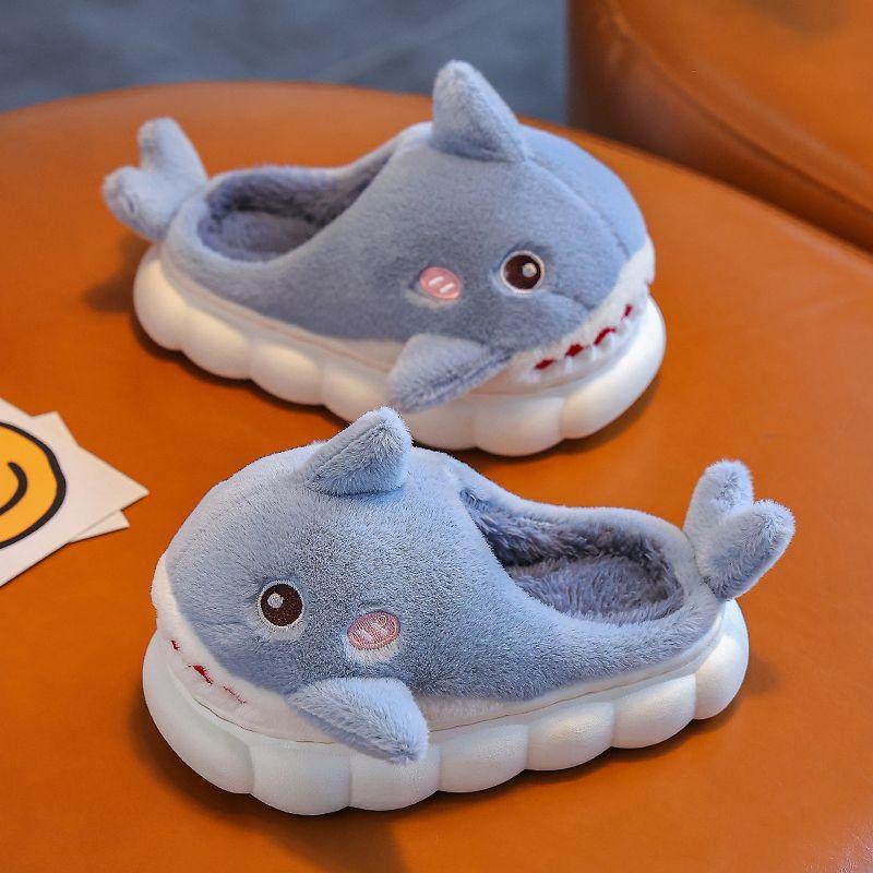 

Новые осенние и зимние детские хлопковые тапочки для мальчиков и девочек, домашние тапочки с рисунком акулы для девочек, детская сумка и хлопковая обувь 24/25 size inner length 15CM