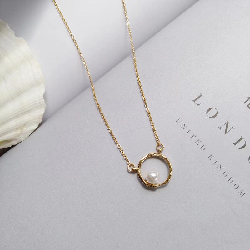 Elegant Baroque Pearl Necklace - Clavicle Chain with Cool French Style Pendant for Women