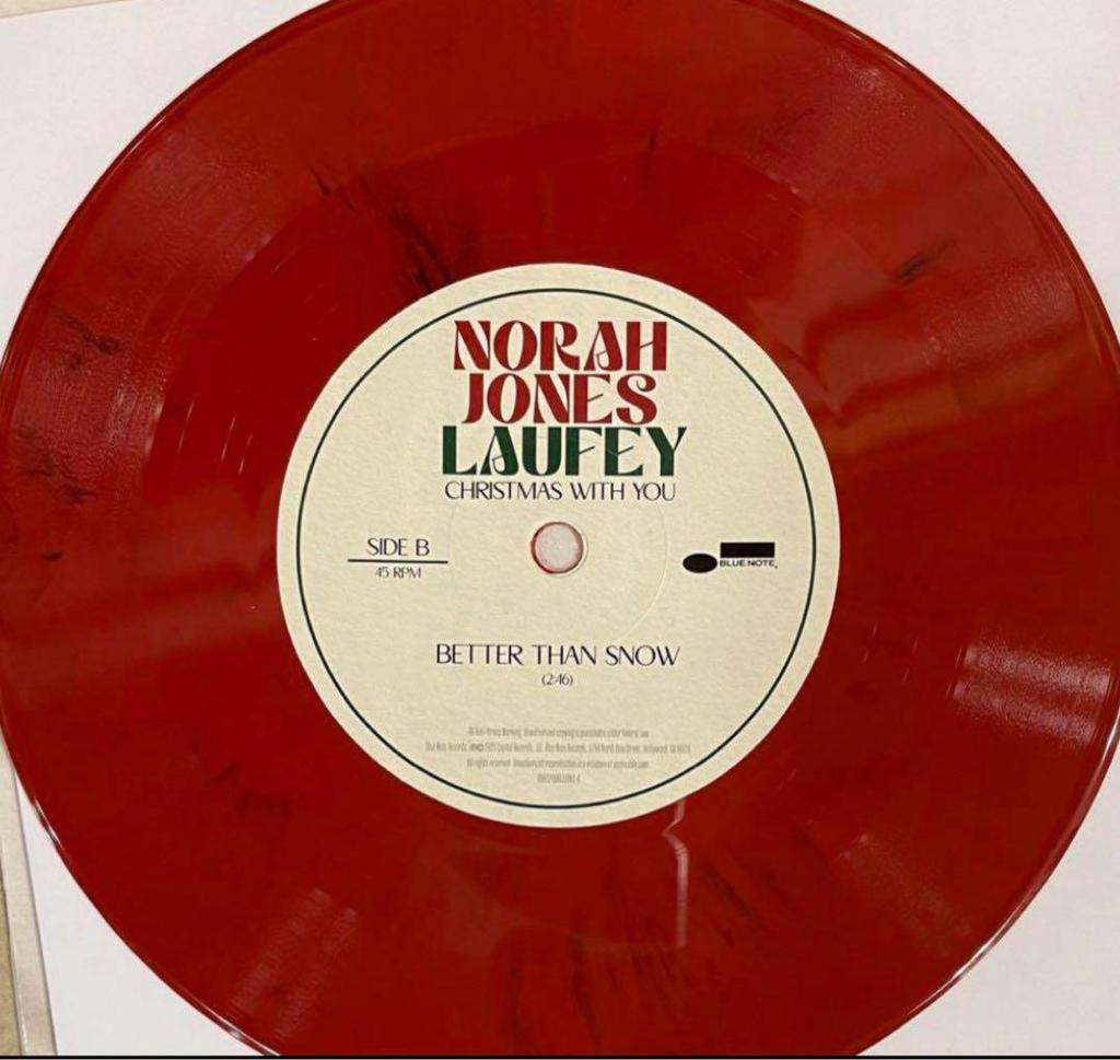 [USED] Limited Edition Red Edition Norah Jones Laufey Christmas