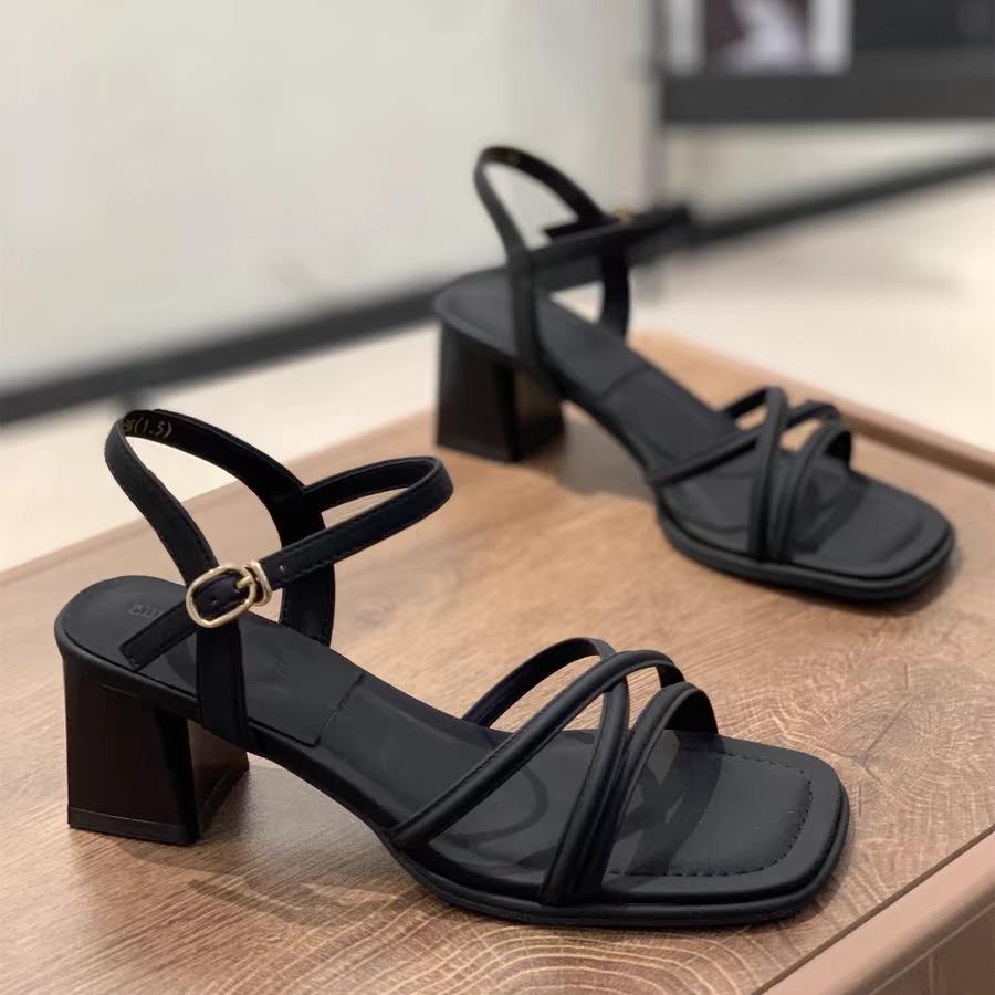 Sandals for women in summer 2025 fashionable mid heel with a single buckle strap and French style open toed high heels