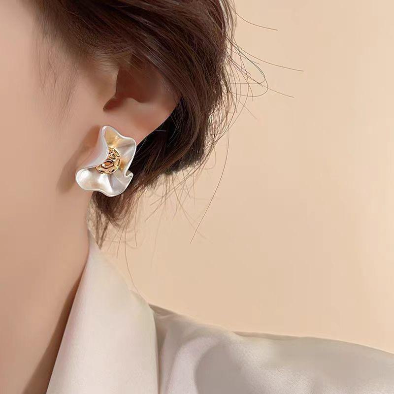 Luxurious Matte Petal Earrings: Unique Niche Style for Women, 2025 Trend