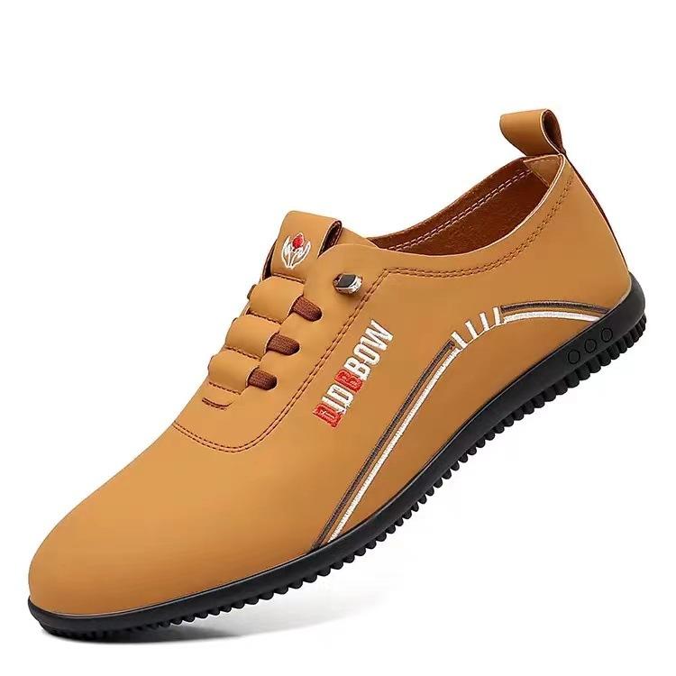 

Мужская кожаная обувь легкая осенью, а мужская повседневная кожаная обувь — это мужская обувь на мягкой подошве.. Мокасины — это модная и повседневная обувь. 44