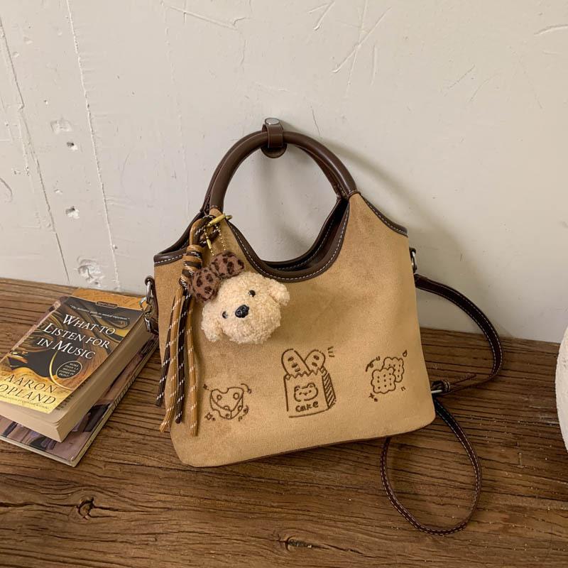 Retro Niche Matte Bag Women's 2025 New Exquisite Versatile Messenger Bag Fashionable Super Fire Handbag Small Bag