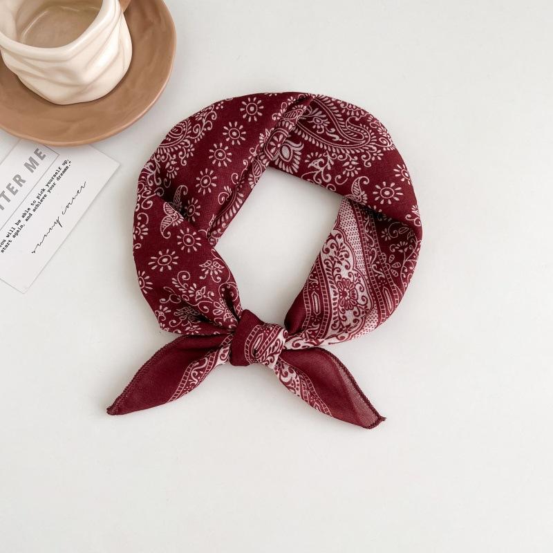Polka dot silk scarf women's spring and summer new Korean ins versatile neck protection scarf fashion headscarf square scarf silk scarf