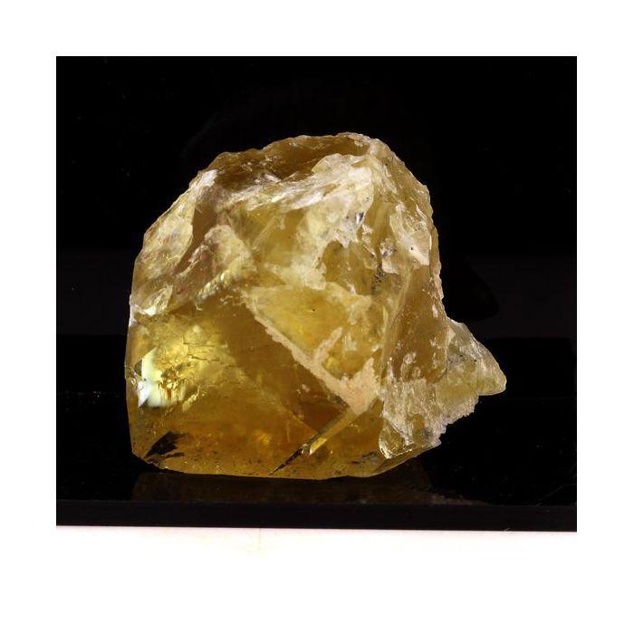 Pierres et Minéraux. Fluorite. 792.5 ct. Peyrebrune, Tarn, France.