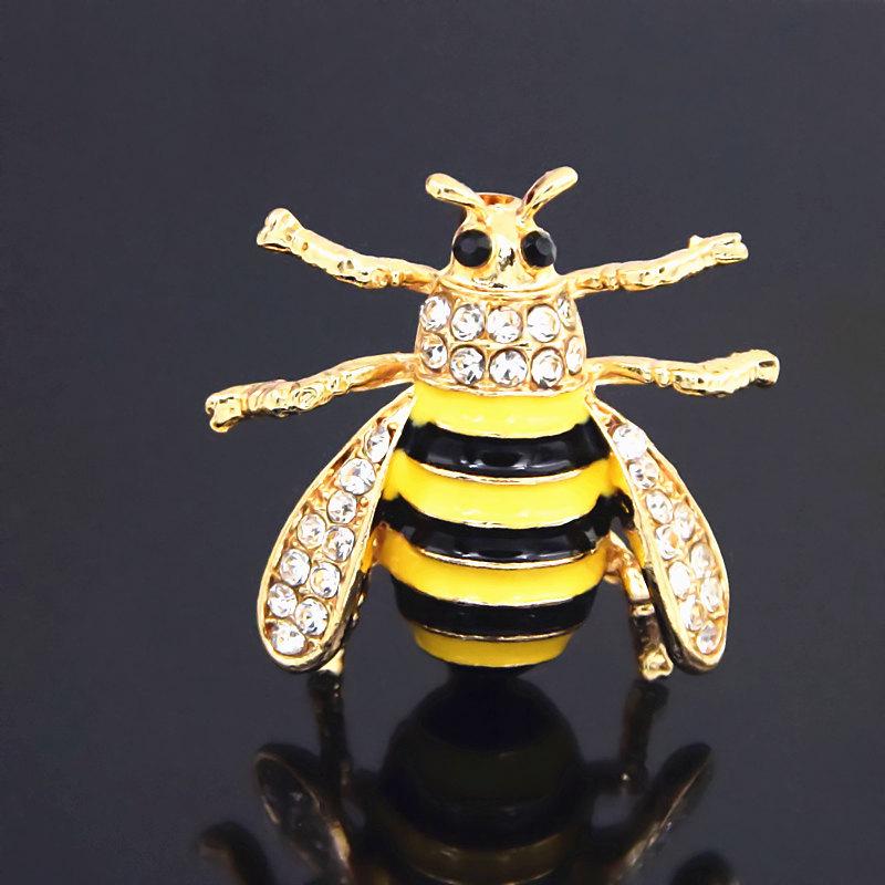 Exquisite Yellow Bee Rhinestone Brooch: Cute Insect Lapel Pin Accessory