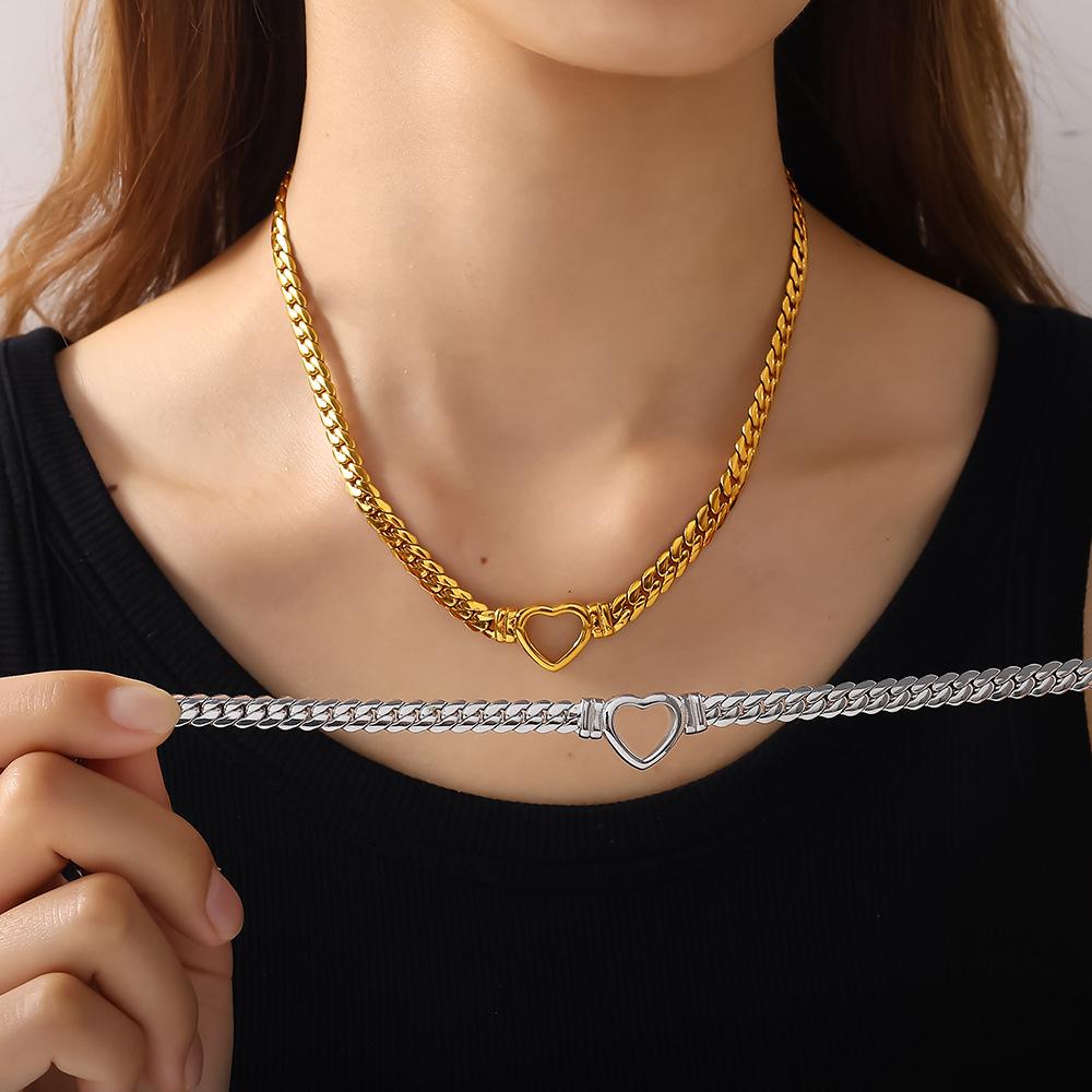 Cold Wind Gold Love Pendant Necklace Clavicle Chain Stainless Steel Gold Plated Personality Versatile Jewelry Women