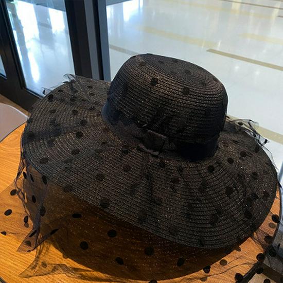 Kapelusz słomkowy z szerokim rondem w stylu Hepburn dla kobiet - Letnia ochrona przed słońcem, Retro strój plażowy na wakacje.