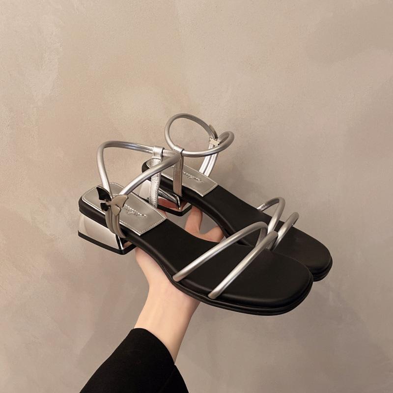 

Coarse heel French fashion versatile strap sandals women s summer wear 2025 new open-toed skirt with one-word sandals 40