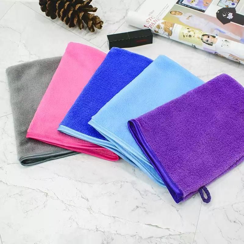 

European Microfiber Shower Gloves - Soft Flannel Reusable Makeup Remover Washcloth 15x21 cm сірий колір